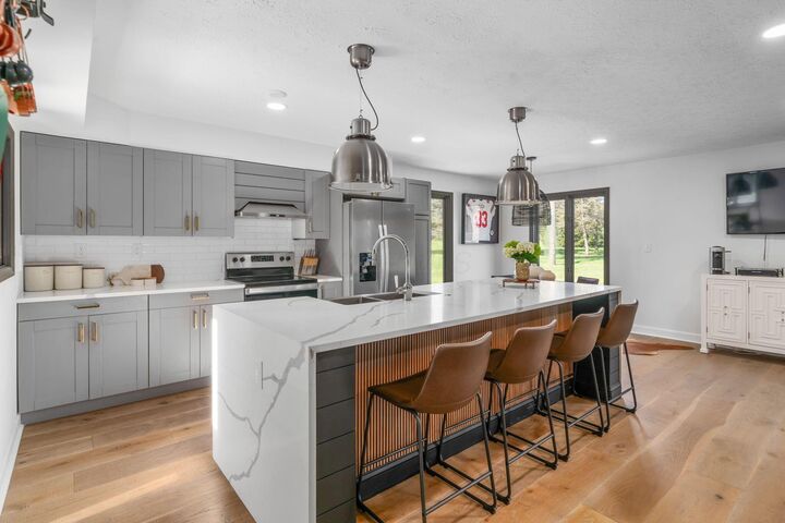 Property Photo:  1201 Carriage Road  OH 43065 