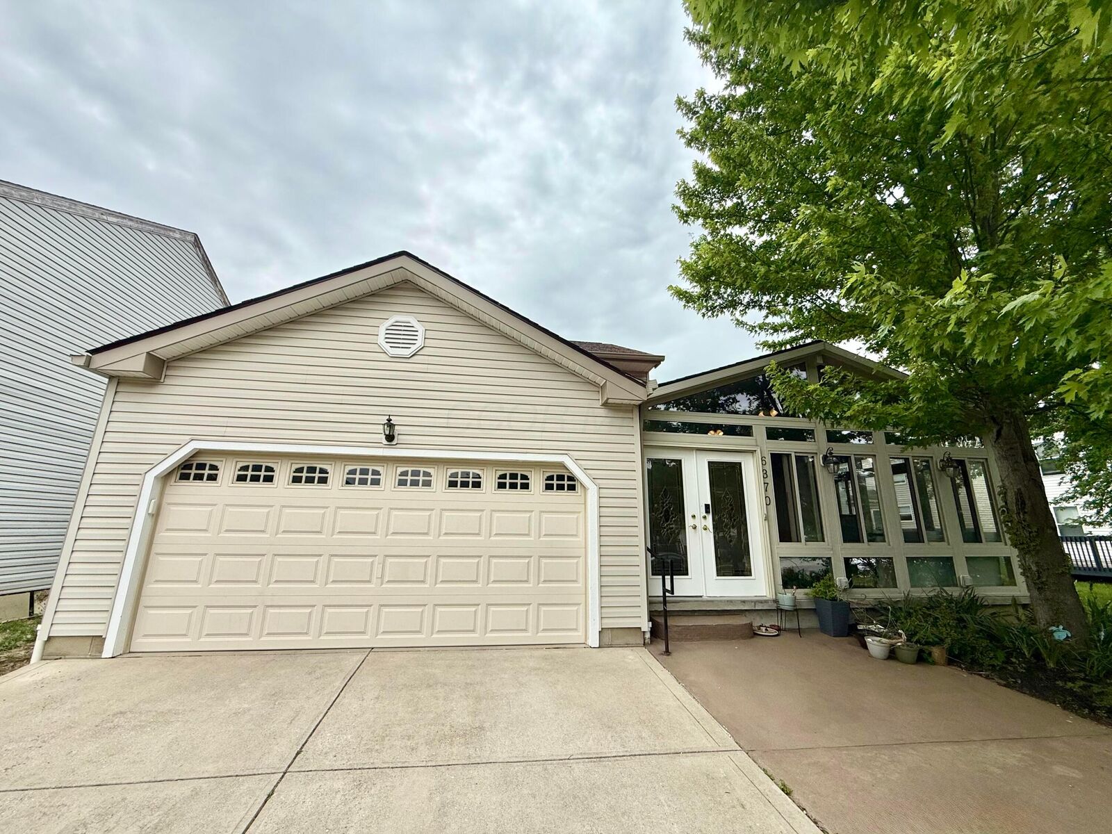 Property Photo:  6370 Bellinger Drive  OH 43119 