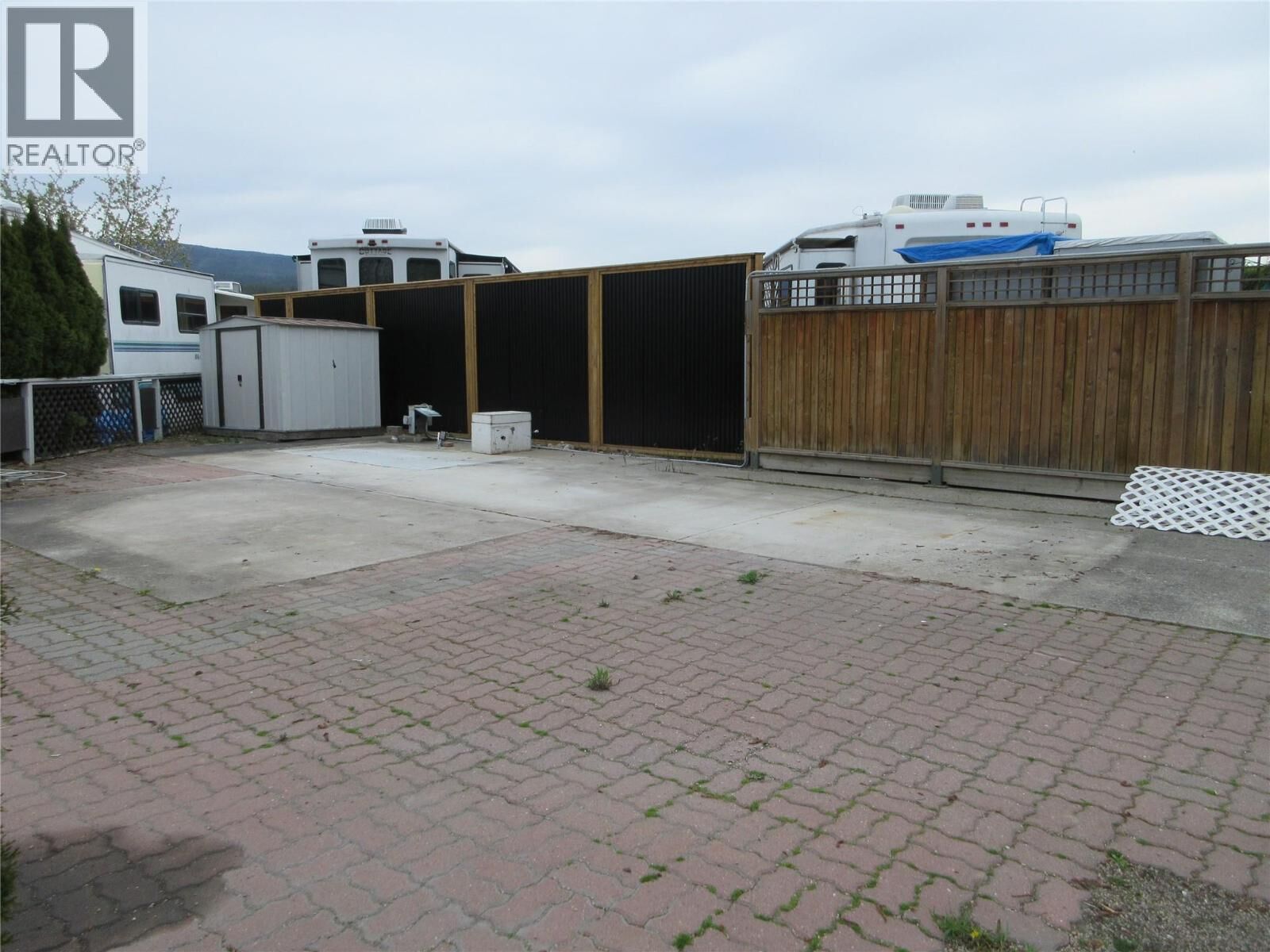 Property Photo:  415 Commonwealth Road 801  BC V4V 1P4 