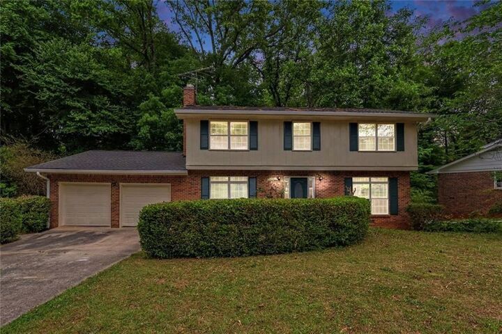 Property Photo:  968 Abingdon Court  GA 30083 