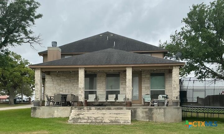 Property Photo: 601 State Highway 123 N TX 78160
