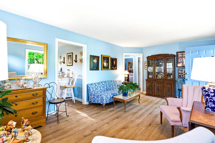 Property Photo:  246 Webbmont Cir  KY 40065 