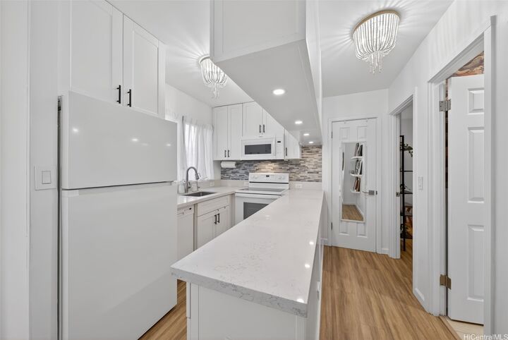 Property Photo:  2957 Kalakaua Avenue 115  HI 96815 