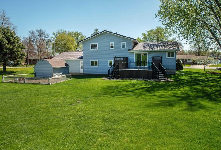 Property Photo:  172 Lakeshore Drive  IA 50658 