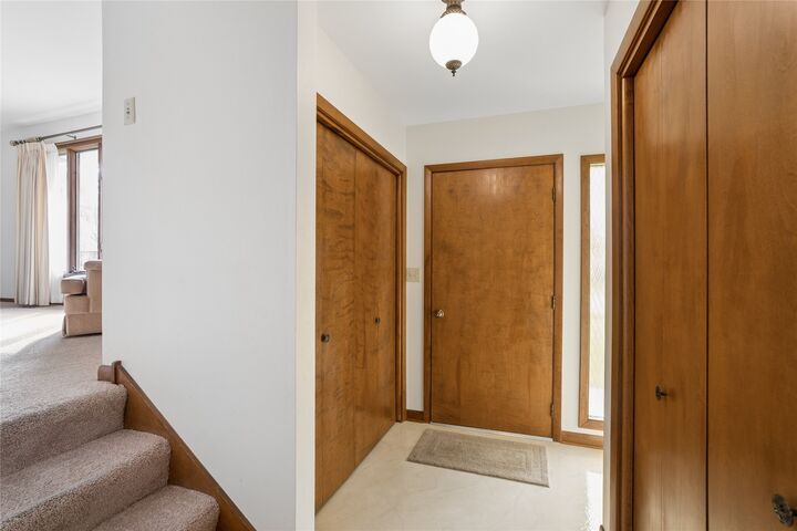 Property Photo:  2715 Cleveland Drive  IA 50010 