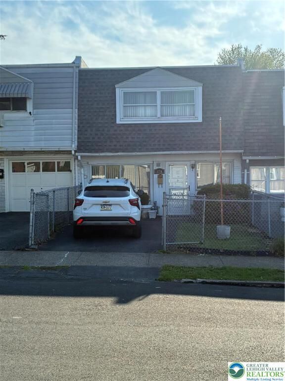 Property Photo:  879 N Halstead Street  PA 18109 