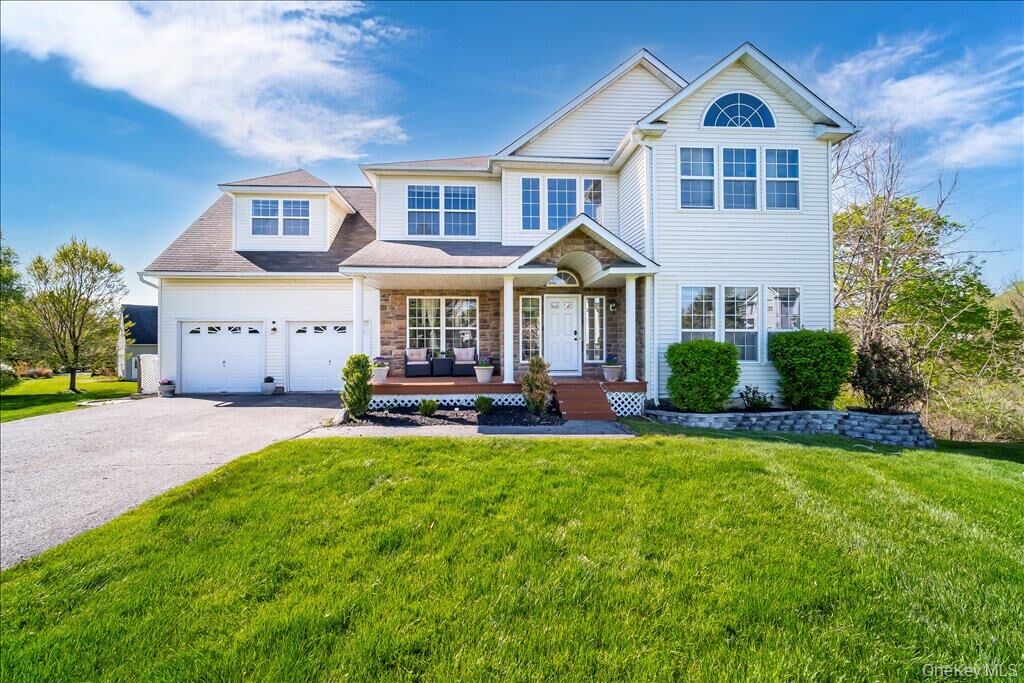 Property Photo:  21 Alder Way  NY 12590 