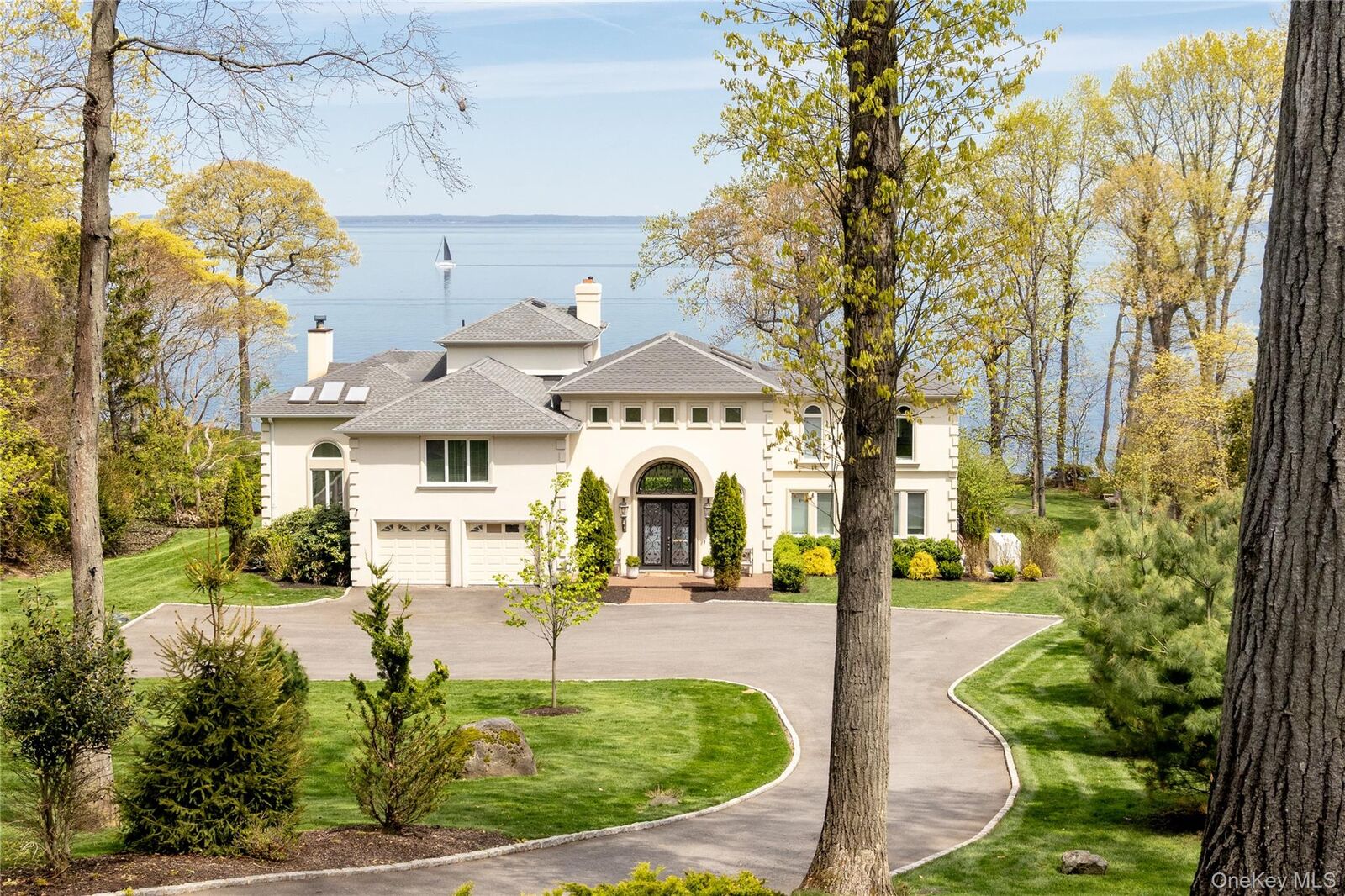 Property Photo:  17 Sea Crest Drive  NY 11743 