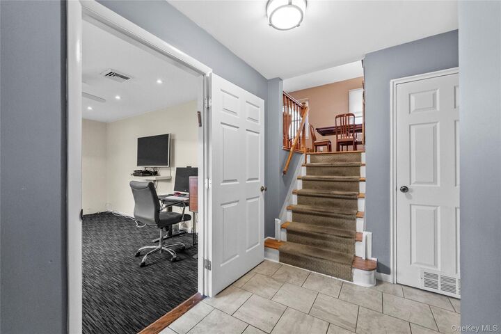 Property Photo:  20 Salem Place  NY 10605 