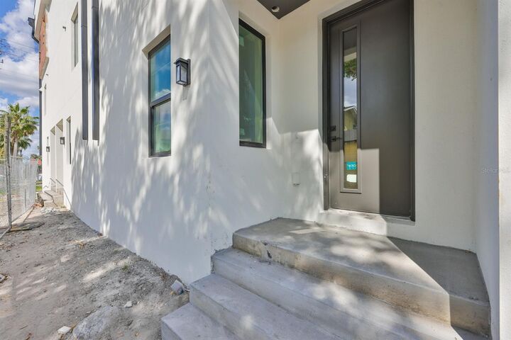 Property Photo:  310 W Columbus Drive 7  FL 33602 