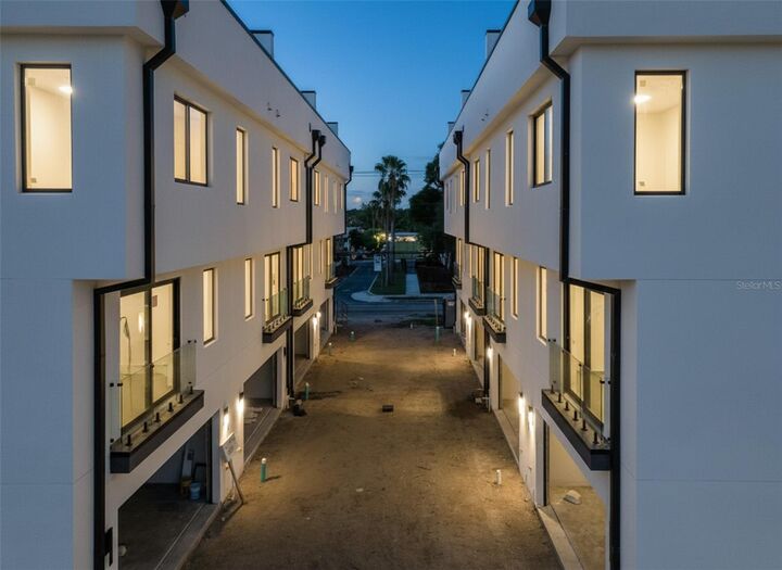 Property Photo: 310 W Columbus Drive 7 FL 33602