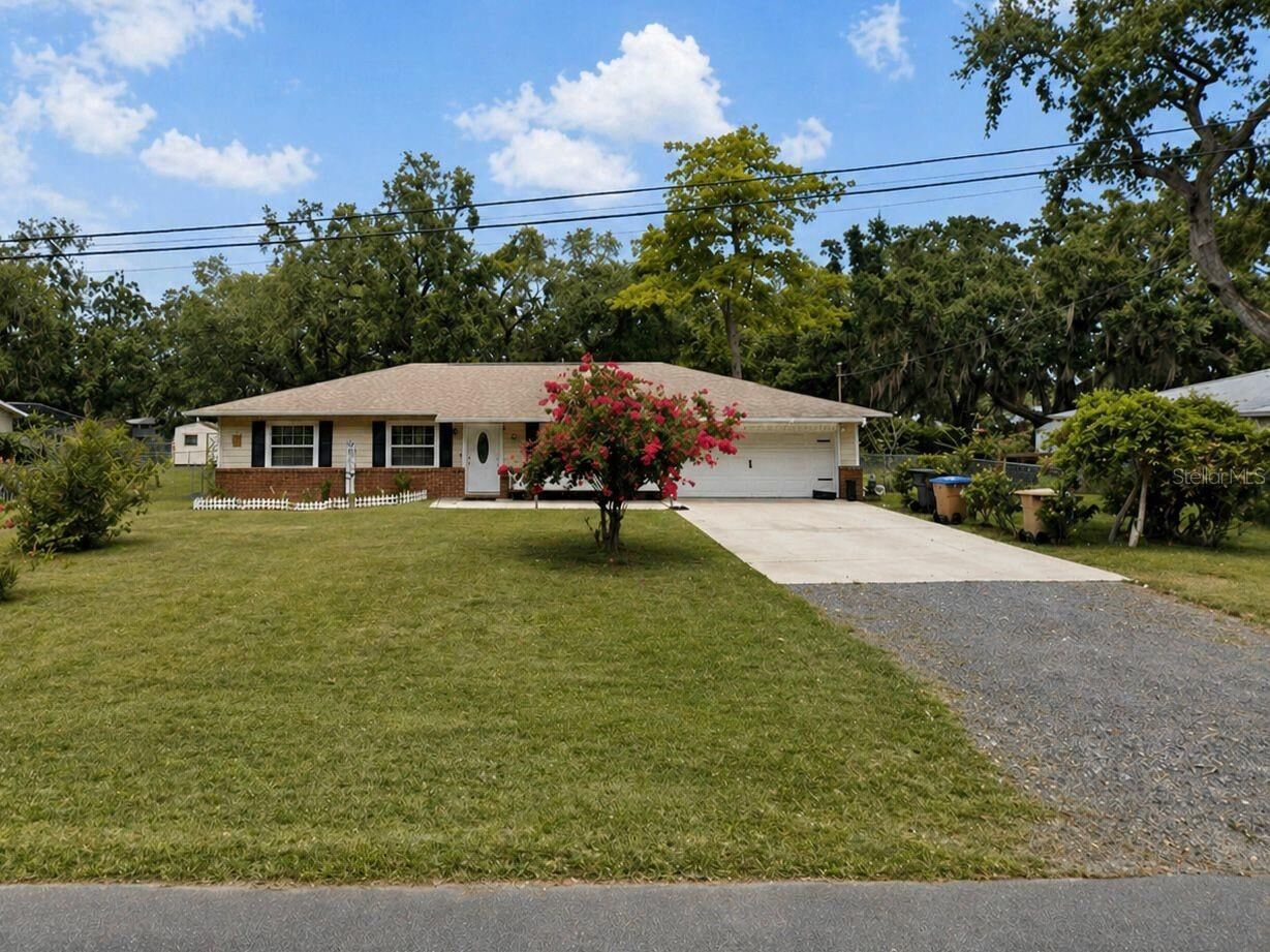 Property Photo:  4805 Sparrow Drive  FL 34772 