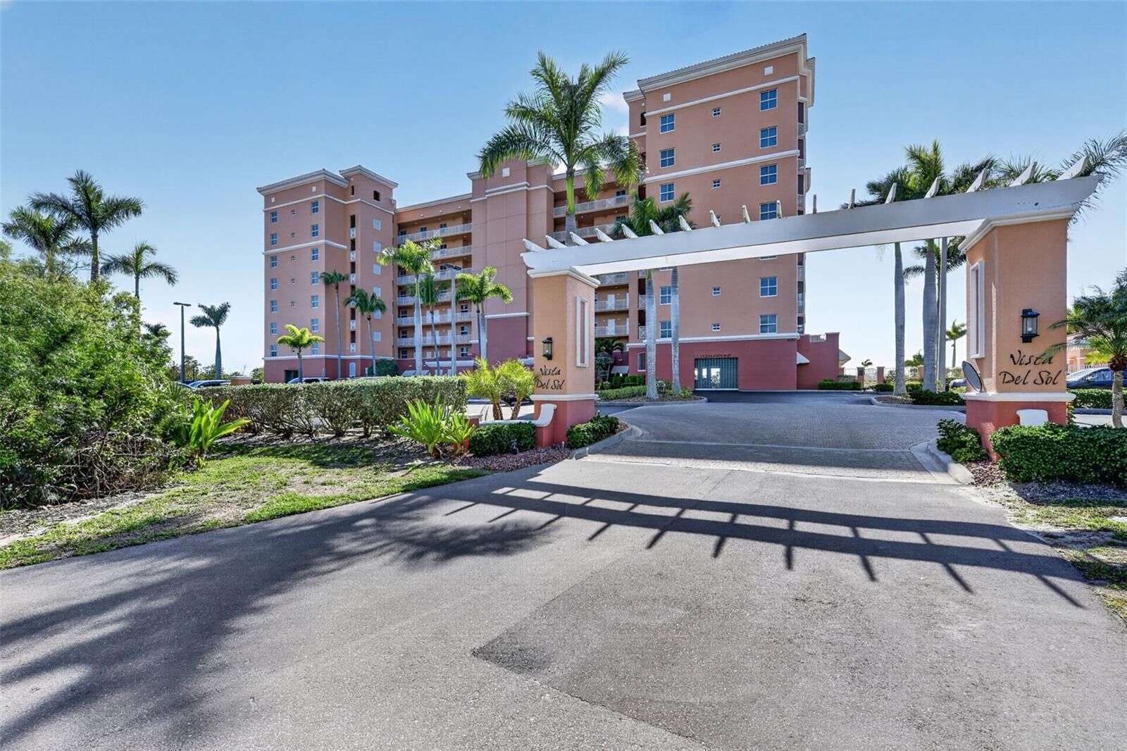 Property Photo:  3191 Matecumbe Key Road 304  FL 33955 