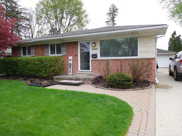 Property Photo: 28308 Loretta Avenue MI 48092