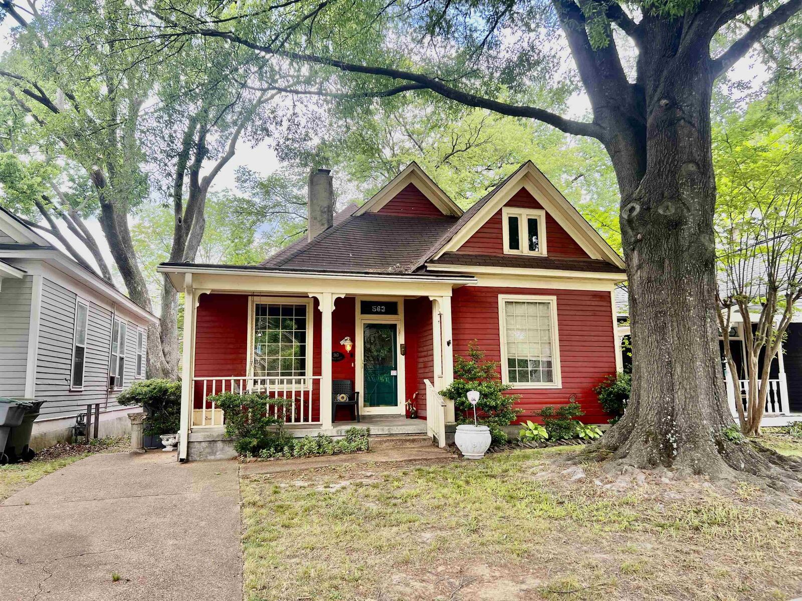 Property Photo:  563 Summitt St  TN 38104 