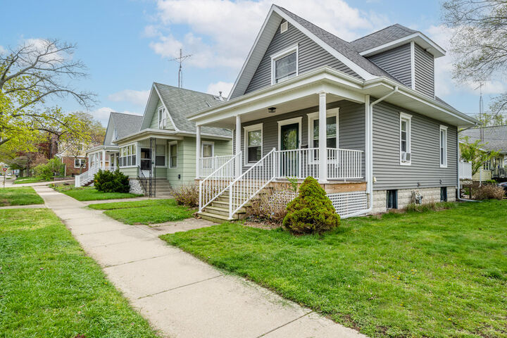 Property Photo:  602 Howard Avenue  MI 49085 