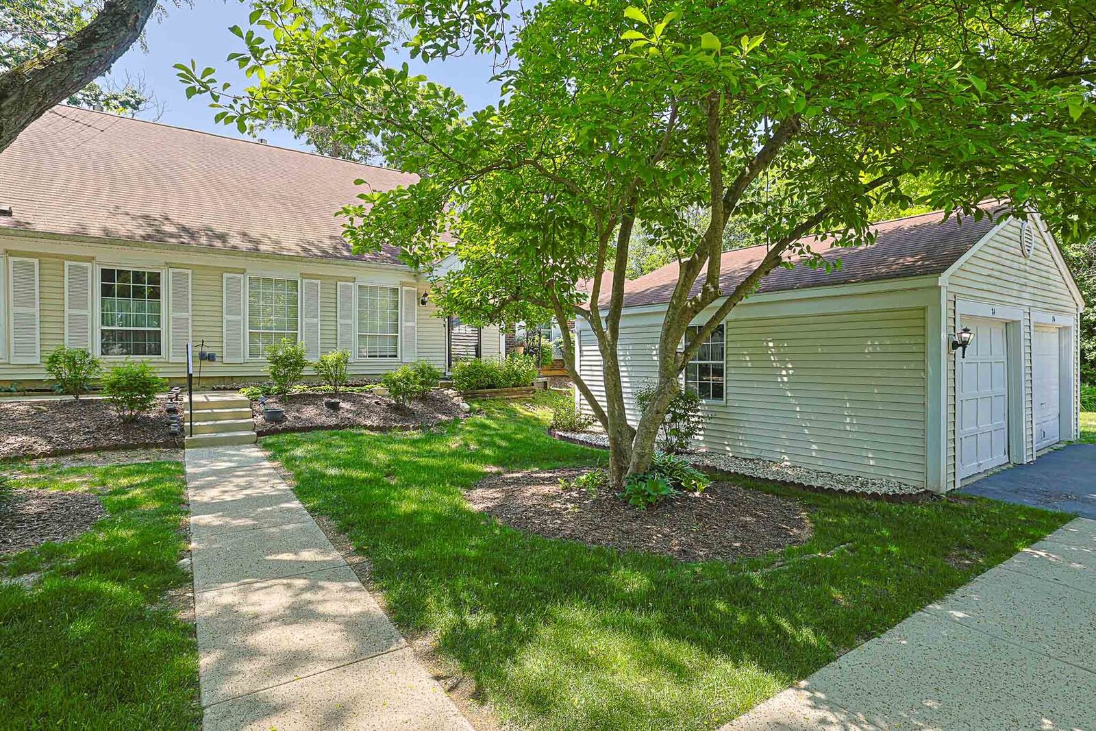 Property Photo:  