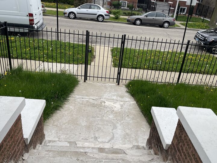 Property Photo:  1512 N Linder Avenue  IL 60651 