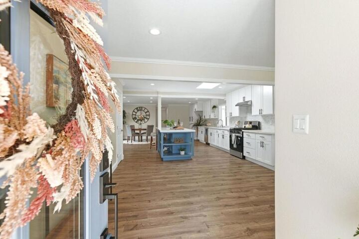 Property Photo:  31 La Mirada Court  CA 93901 