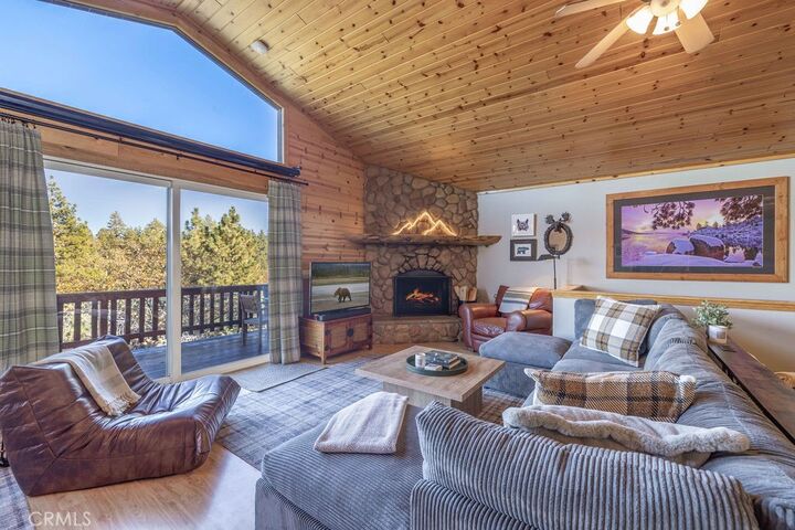 Property Photo:  712 Villa Grove  CA 92314 