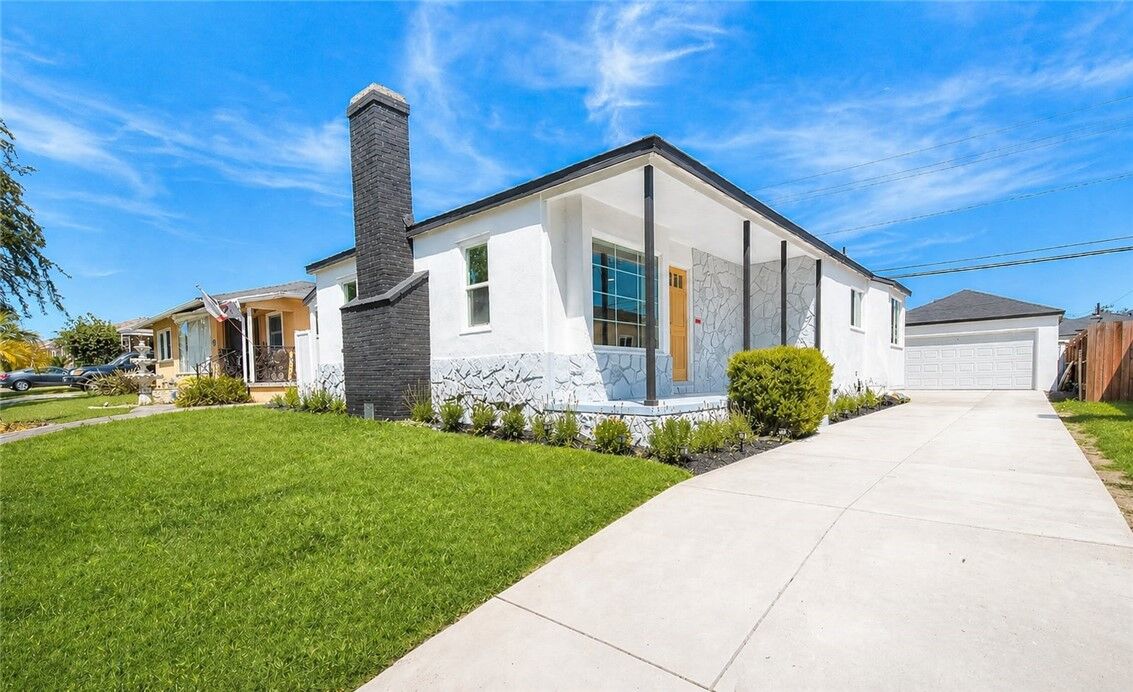 Property Photo: 424 N Via Val Verde CA 90640