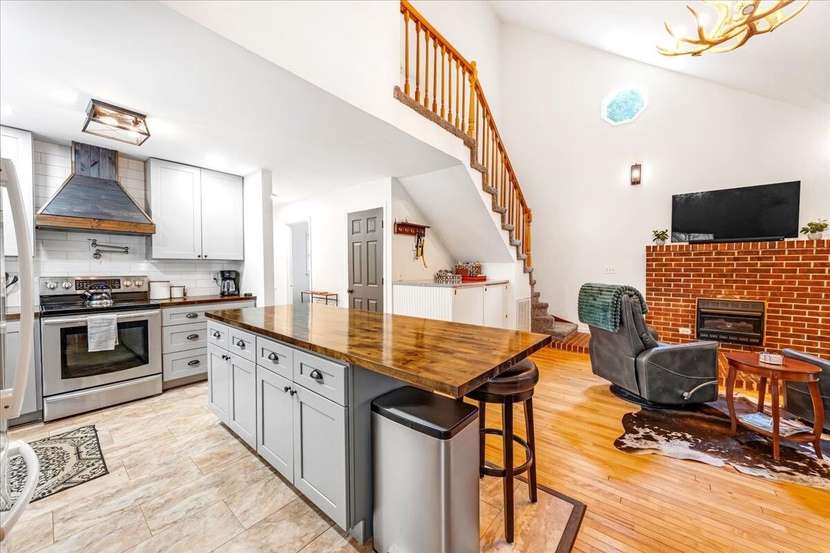 Property Photo:  802 Evans Rd  TN 37398 