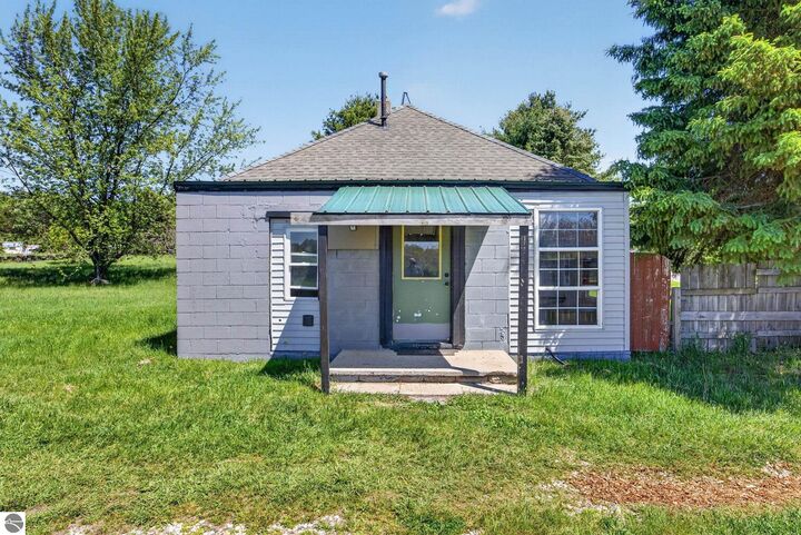 Property Photo:  7031 N Raymond Road  MI 49688 