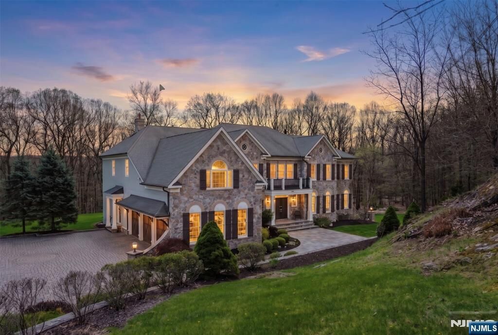 Property Photo:  3 Quarterhorse  NJ 07871 