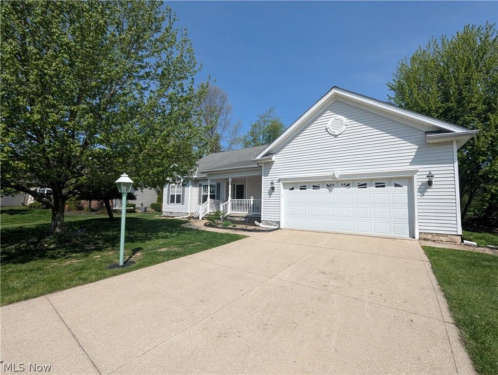 Property Photo:  189 Sandstone Drive  OH 44077 