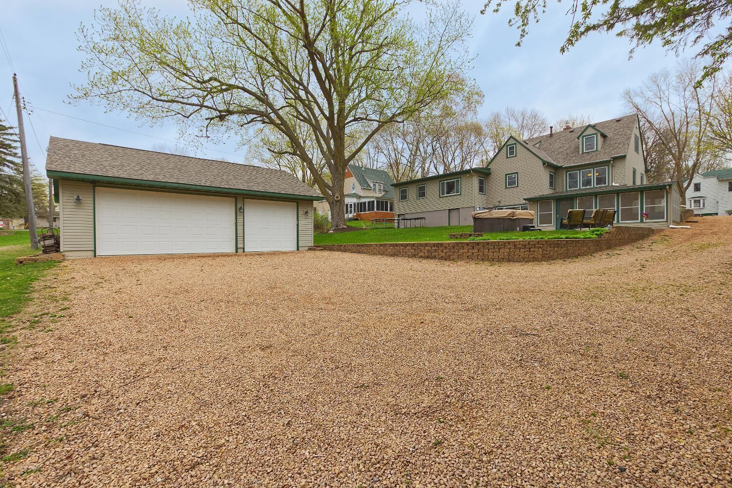 Property Photo:  115 Lake Avenue E  MN 55395 