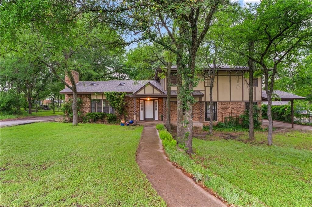Property Photo:  220 Annetta  TX 76087 