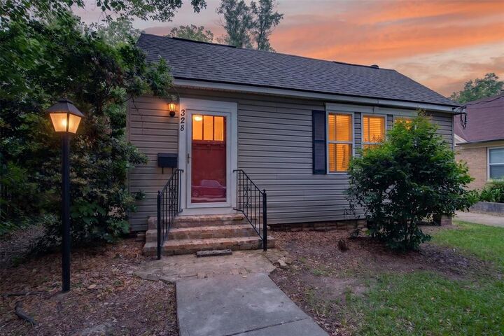 Property Photo:  328 Albany Avenue  LA 71105 