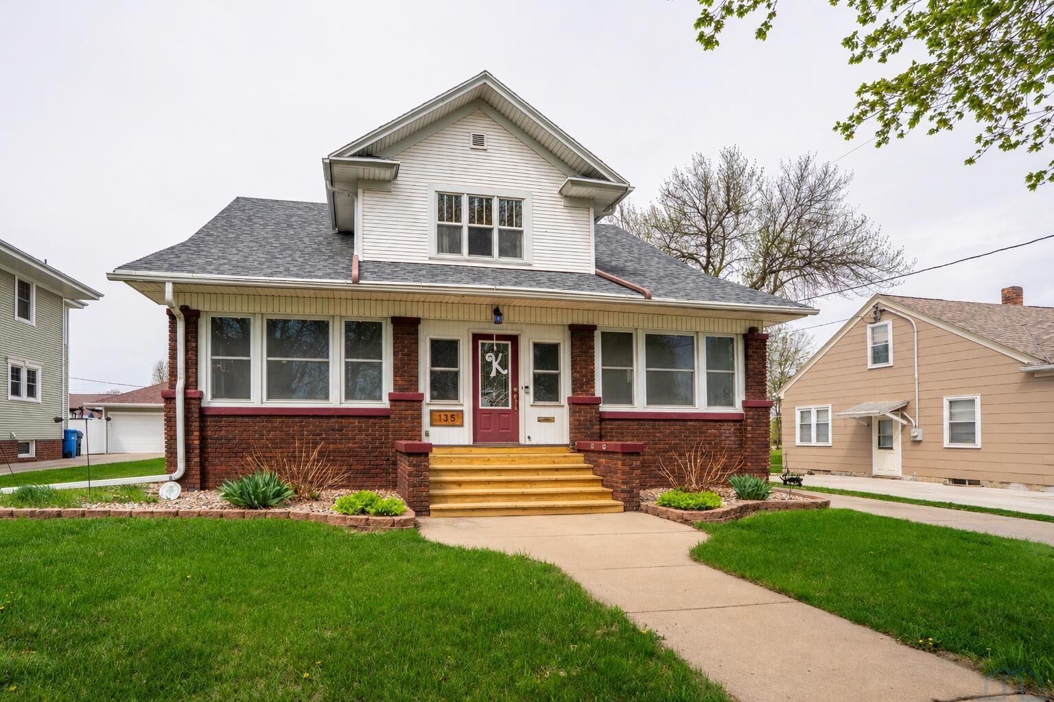 Property Photo:  135 6th Ave NE  IA 51031 