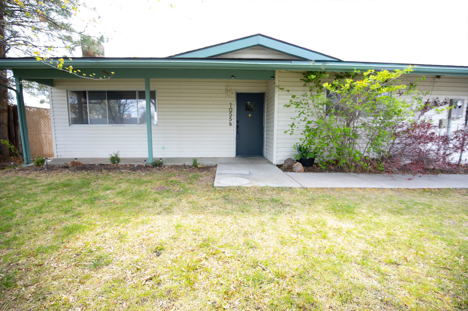 Property Photo:  10556 Wright Avenue  OR 97603 