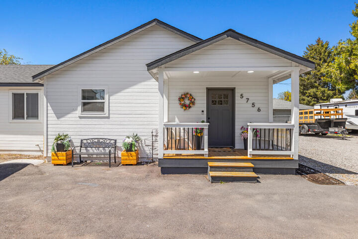 Property Photo:  5756 Leland Drive  OR 97603 