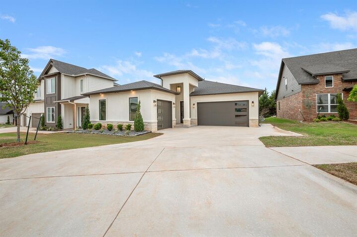 Property Photo:  5800 NW 154th Terrace  OK 73013 