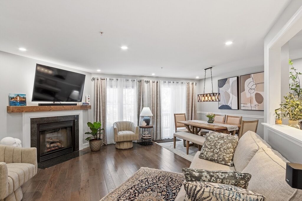 Property Photo:  16 Acorn Ave 16  MA 01420 