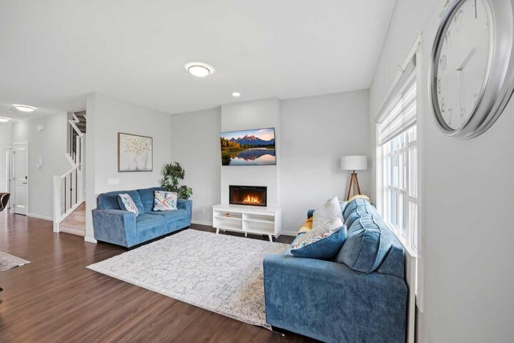 Property Photo: 186 Carringvue Park NW AB T3P 1L1