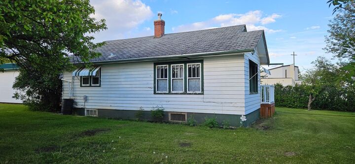 Property Photo: 11208 102 Avenue AB T0H 1L0