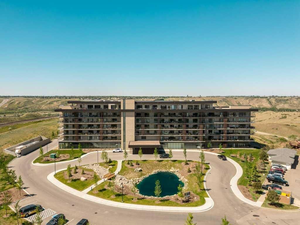 Property Photo:  102 Scenic Drive N 333  AB T1H 5L9 