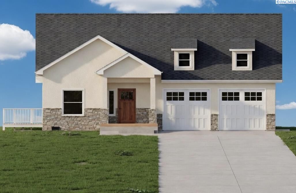 Property Photo:  820 Lander Ct  WA 98944 