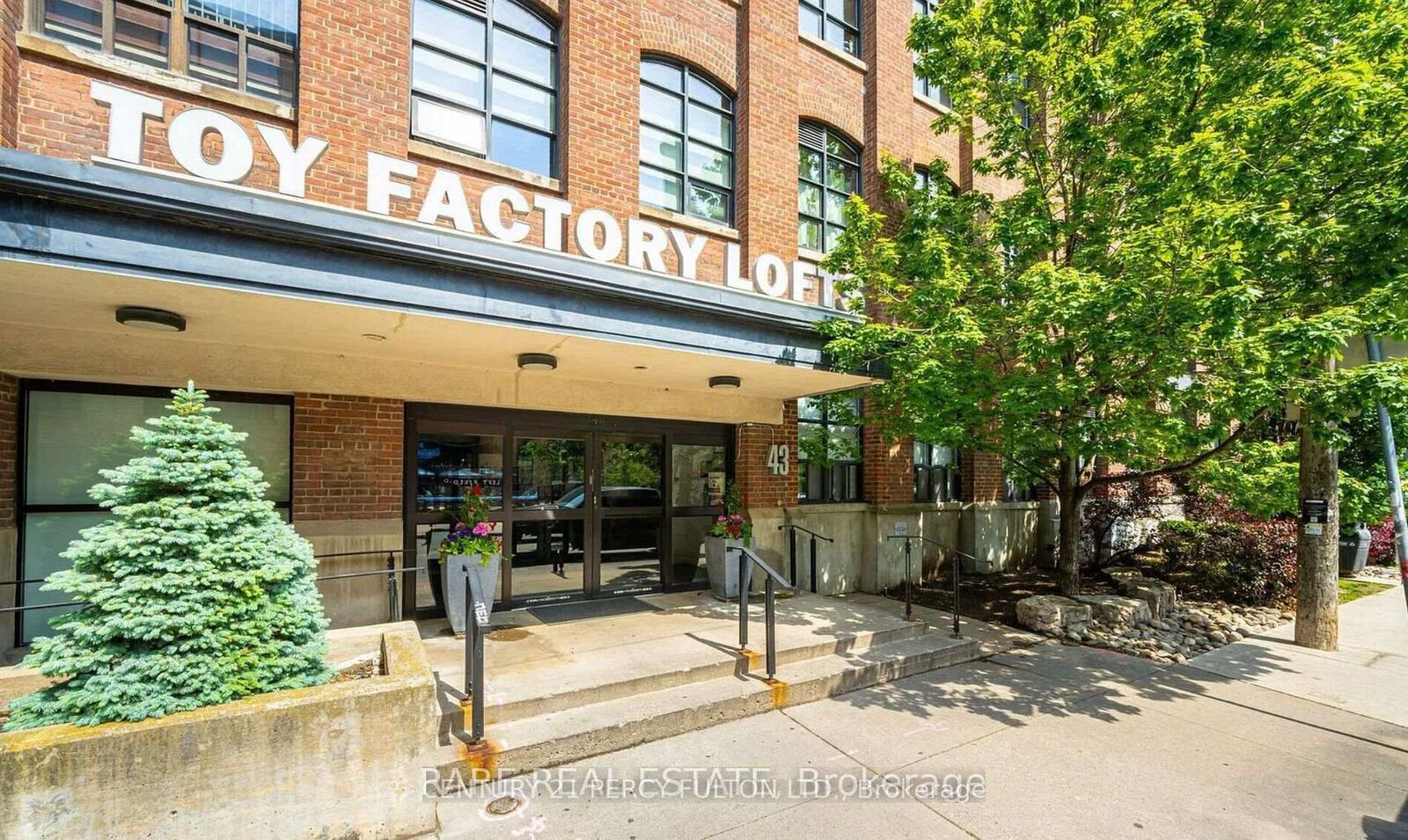 Property Photo:  43 Hanna Avenue 217  ON M6K 1X1 
