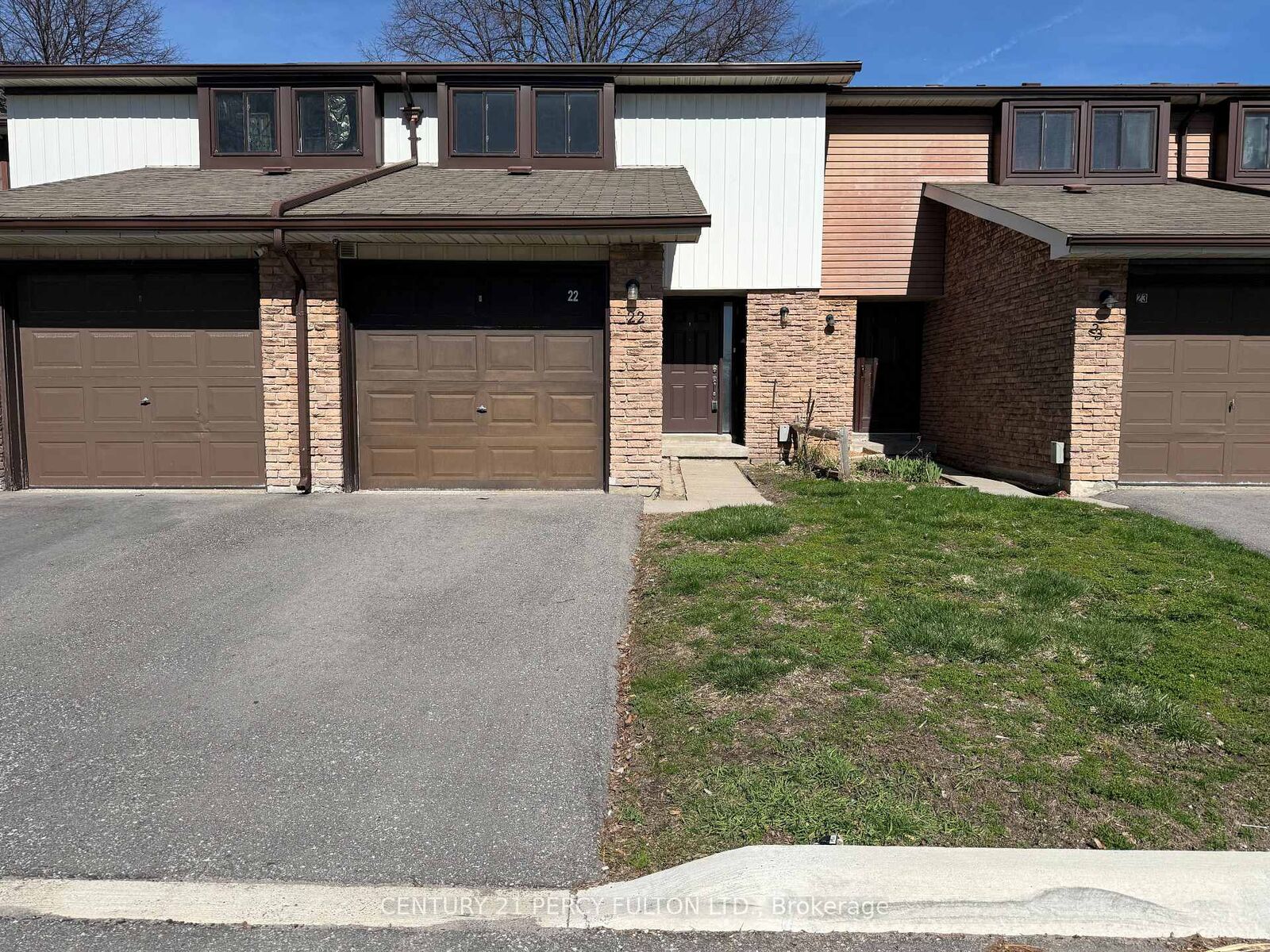 Photo de la propriété:  221 Ormond Drive 22  ON L1G 6T7 