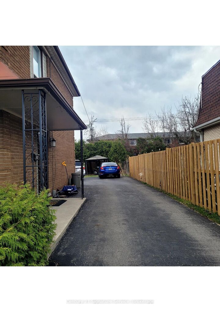 Property Photo:  1374 Charles Drive Upper  ON L7P 2C9 