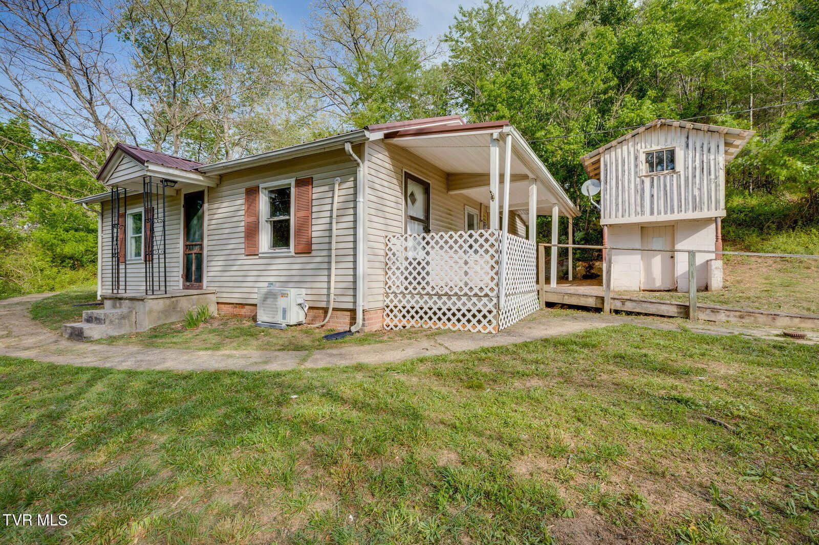 Property Photo:  379 A P Carter Highway  VA 24258 