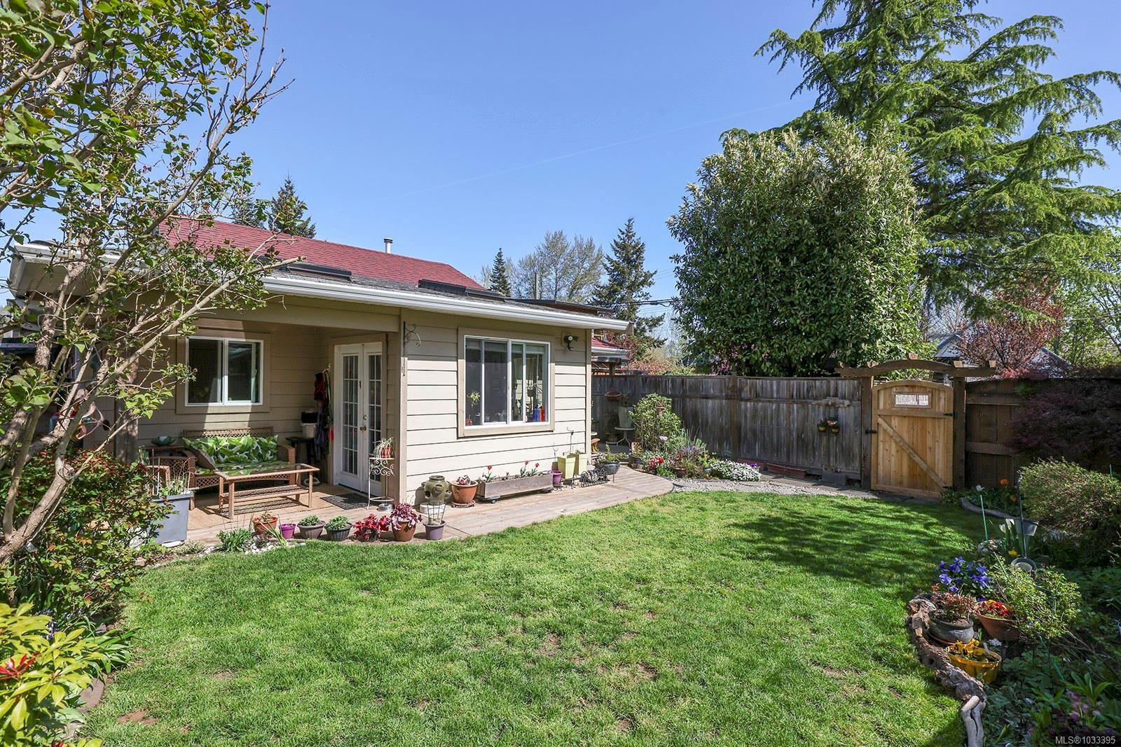 Property Photo: 226 1st St #B BC V9N 1A6