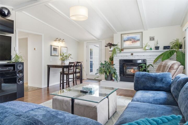 Property Photo: 124 Cooper Rd #2 BC V9A 7B3