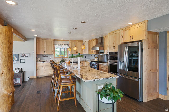 Property Photo: 9506 Silver Creek Rd UT 84098