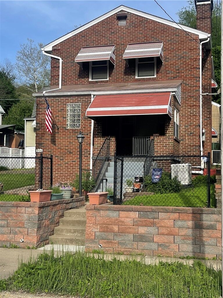 Property Photo:  956 Beaver Rd  PA 15003 