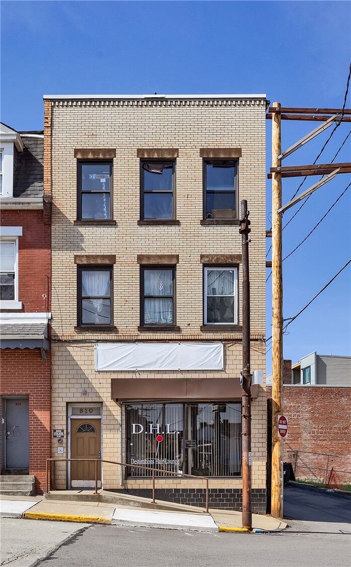 Property Photo: 810 Amity St PA 15120